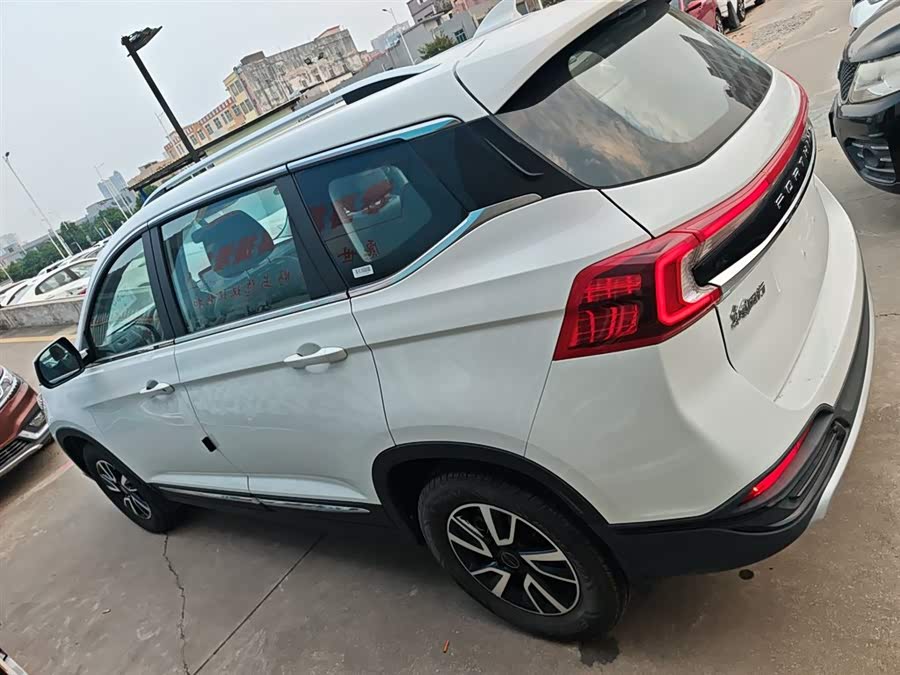 Forthing T5 2022 immagine di auto #6