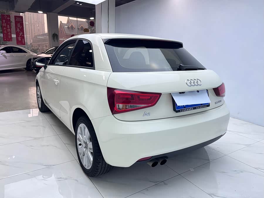 Audi A1 2015 car image #6