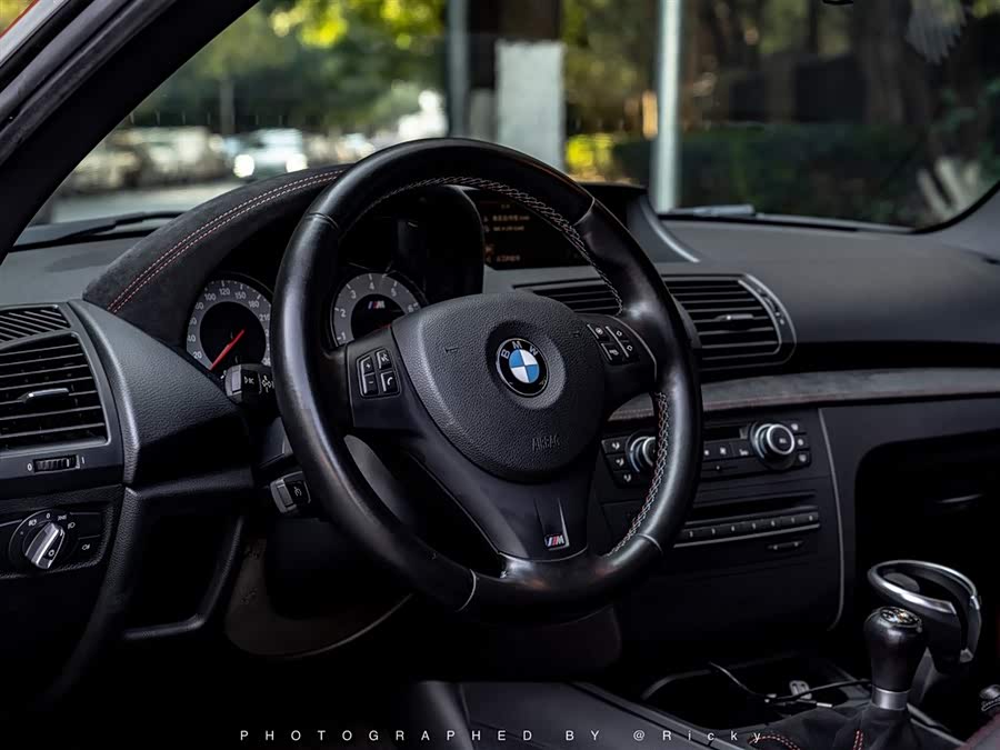 BMW 1 Series M 2011 #6 BMW 1 Series M 2011 car image #6