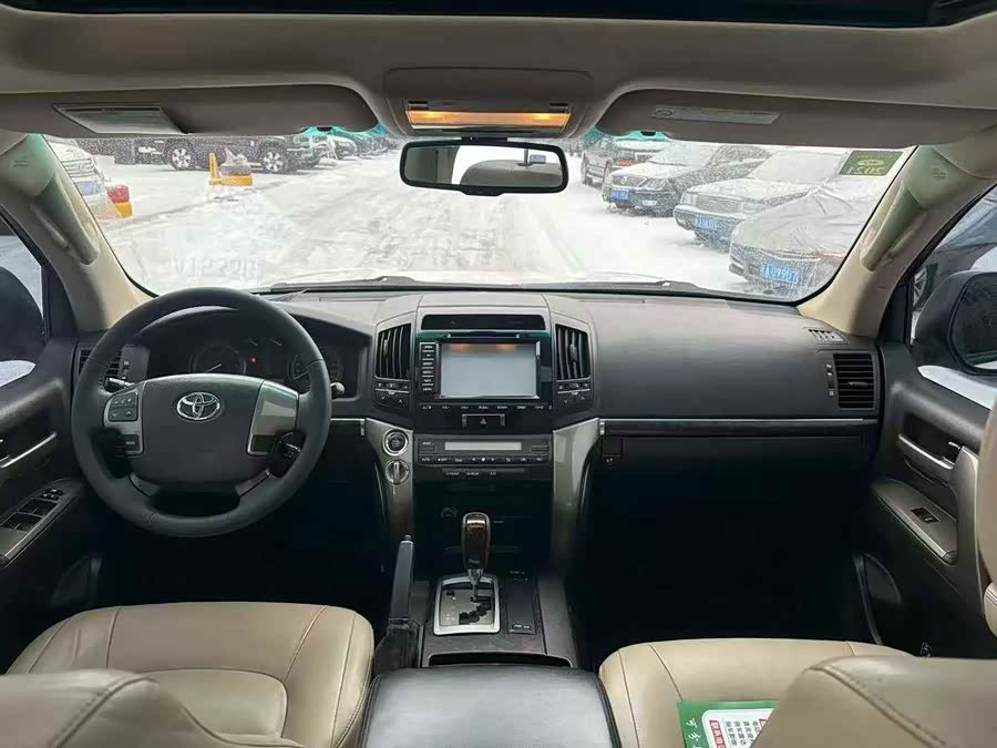 Toyota Land Cruiser 2011 immagine di auto #6