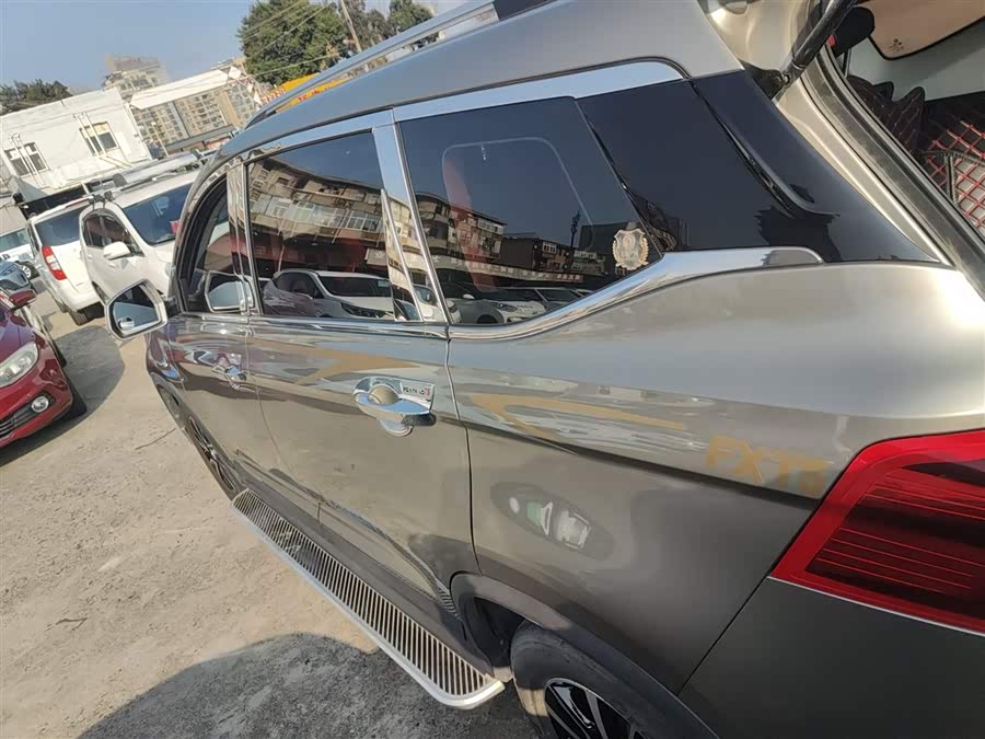 Forthing T5 2020 صورة سيارة #6