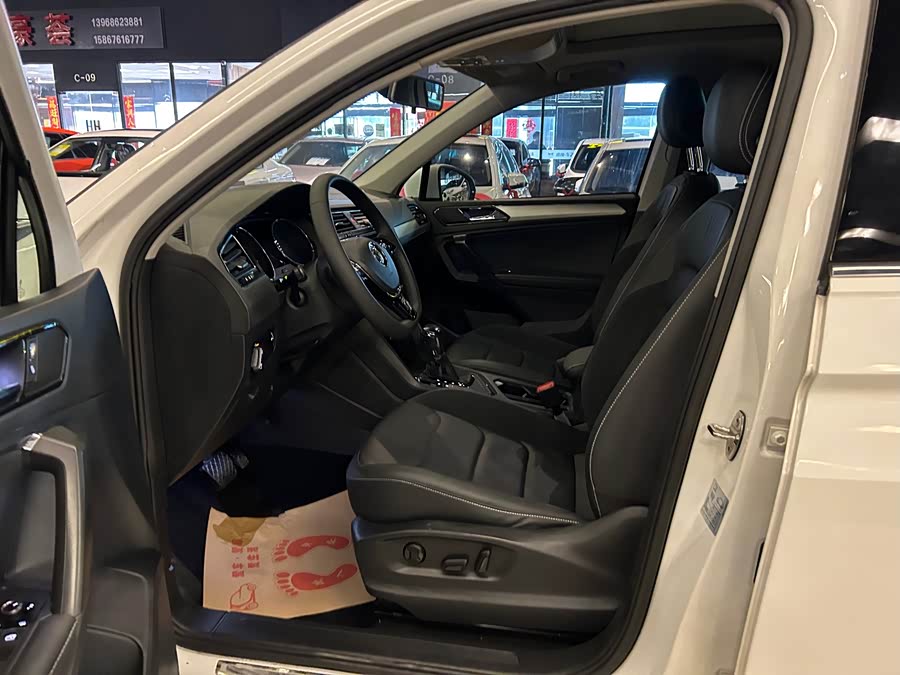 Volkswagen Tiguan L 2019 car image #6