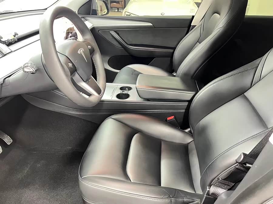 Tesla Model Y 2024 #6 Tesla Model Y 2024 car image #6