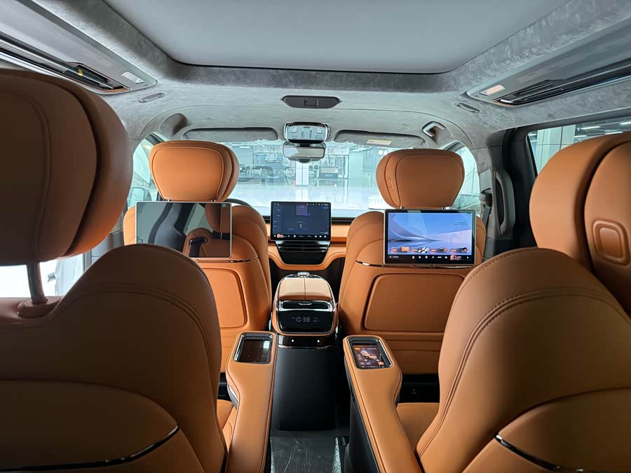 GEELY 2025 #6 GEELY 2025 car image #6