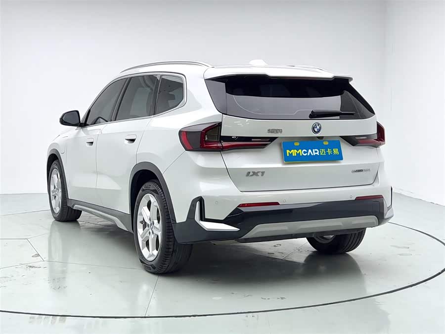 BMW iX1 2024 car image #6