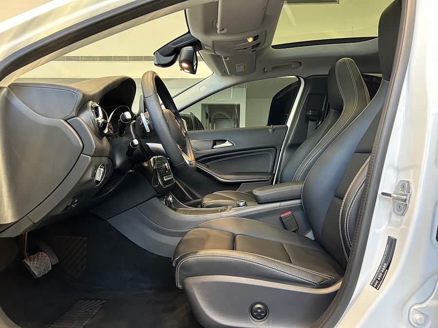 Mercedes-Benz GLA Class 2020 car image #6