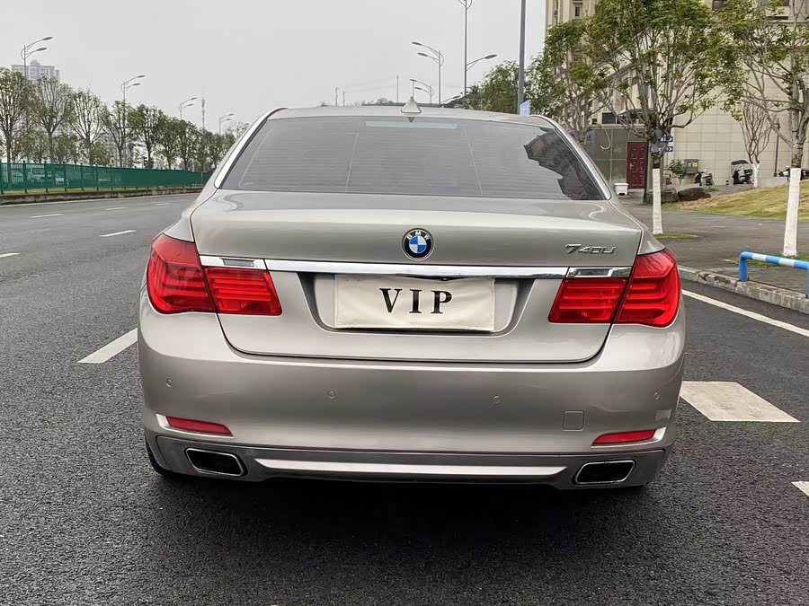 BMW 7 Series 2012 car image #6