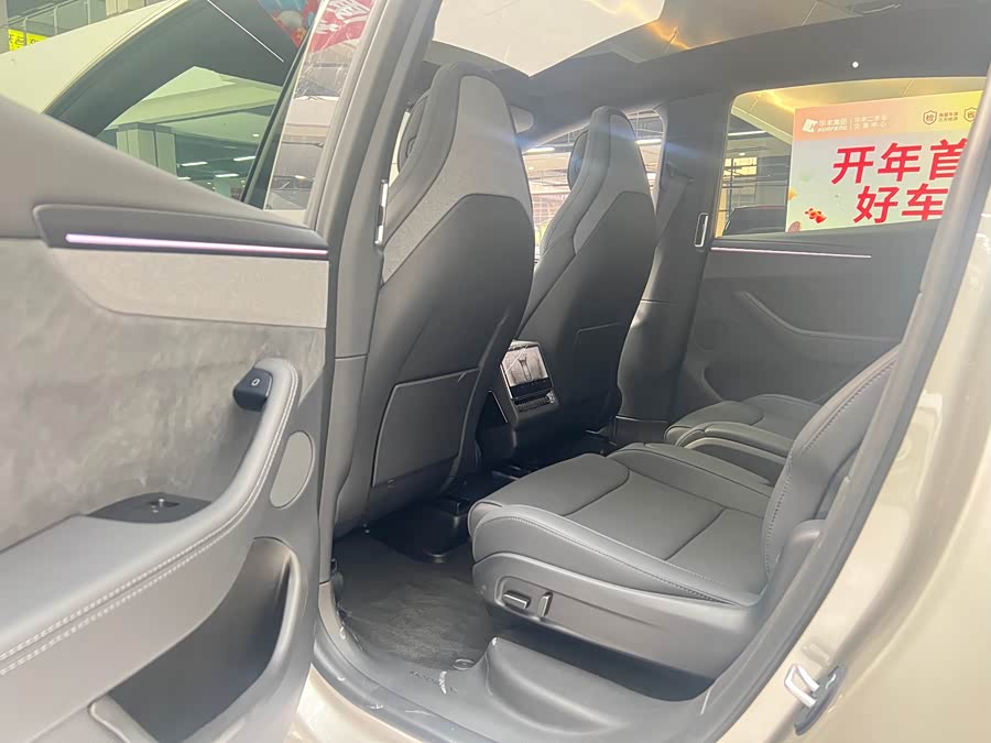 特斯拉 Model Y L 2025 汽车图片 #6