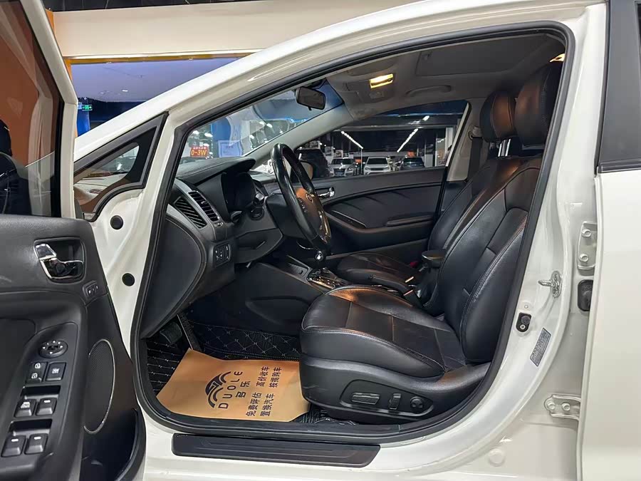 起亚 嘉华 2025 汽车图片 #6