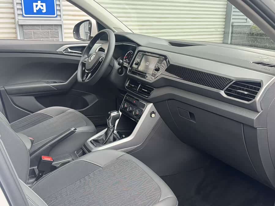 Volkswagen T-Cross 2020 #6 Volkswagen T-Cross 2020 car image #6