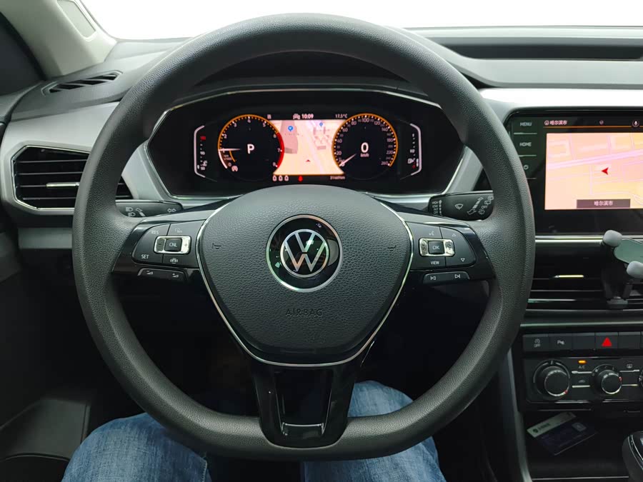 Volkswagen T-Cross 2024 car image #6