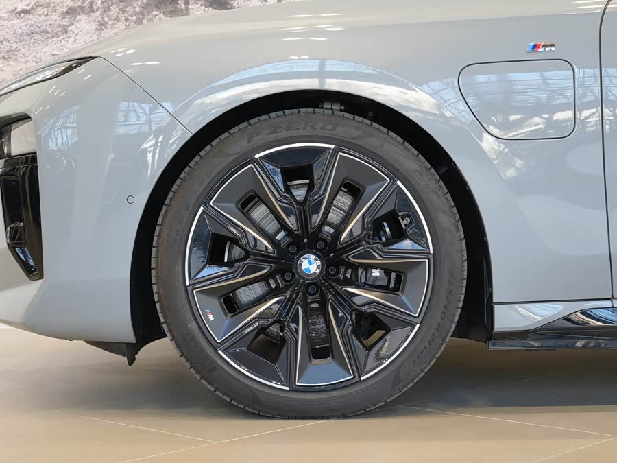 BMW i7 2023 #6 BMW i7 2023 car image #6