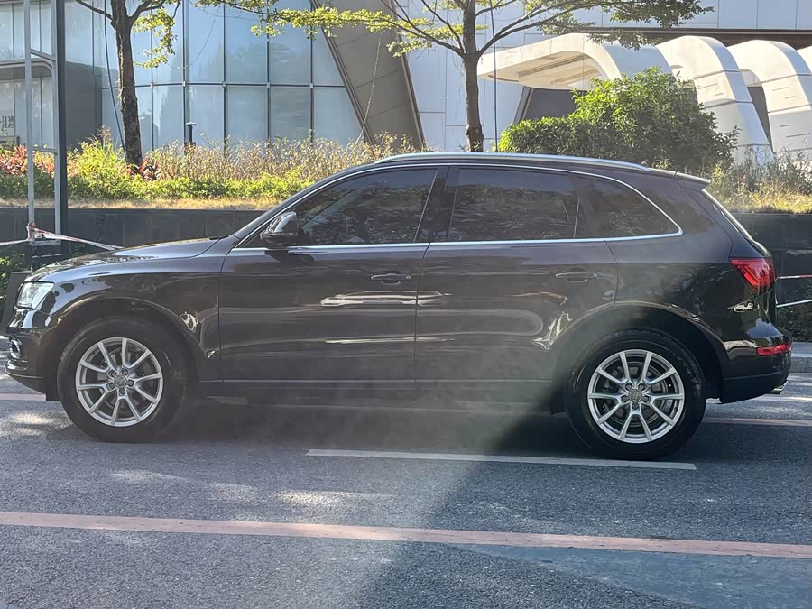 Audi Q5 2015 car image #6