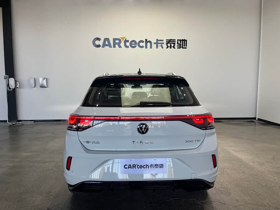 Volkswagen T-Roc 2025 car image #6