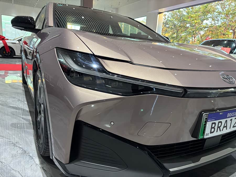 Toyota bZ3 2023 صورة سيارة #6