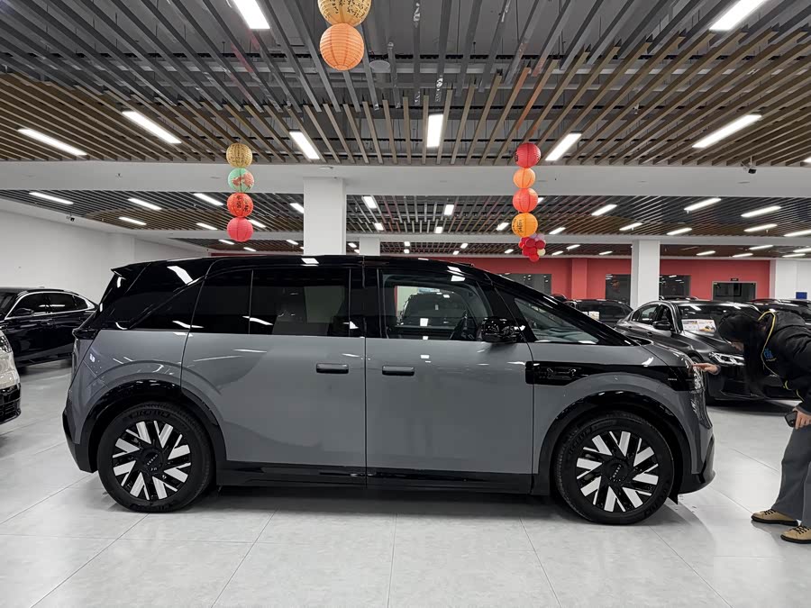 极氪 极氪MIX 汽车图片 #6