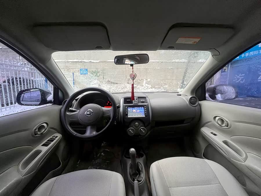 Nissan Sunny 2012 car image #6