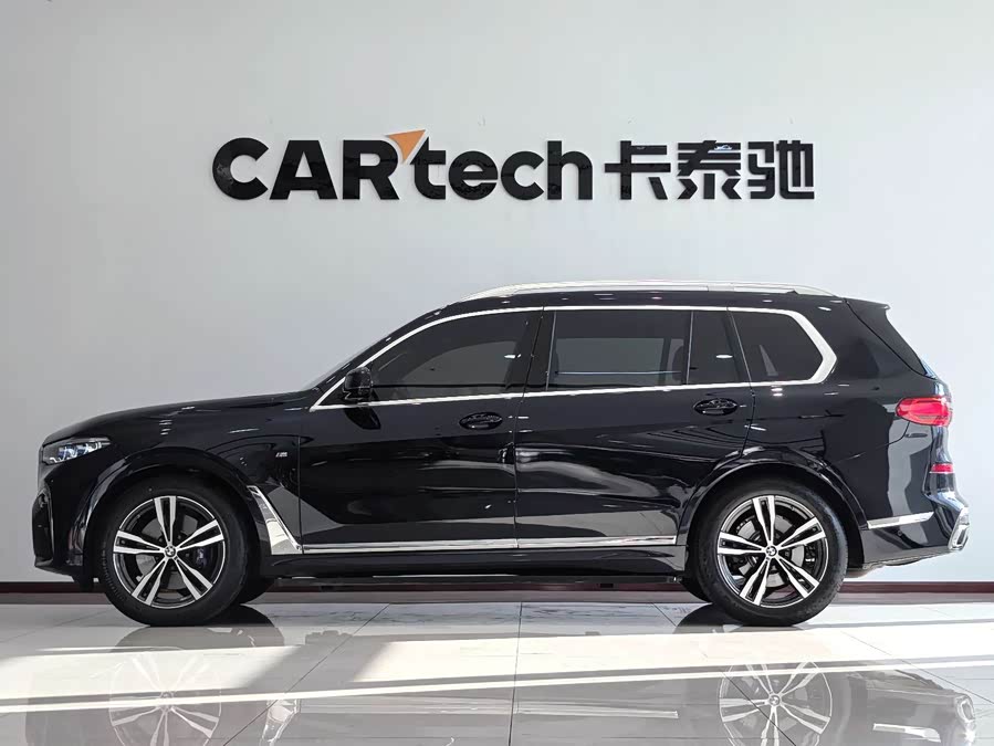 BMW X7 2021 car image #6