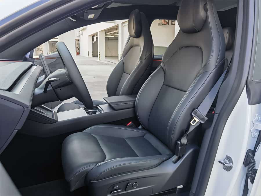 特斯拉 Model Y L 2025 汽车图片 #6