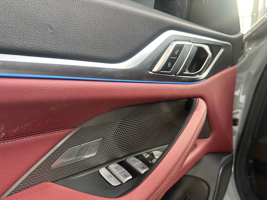 BMW i4 2024 car image #6