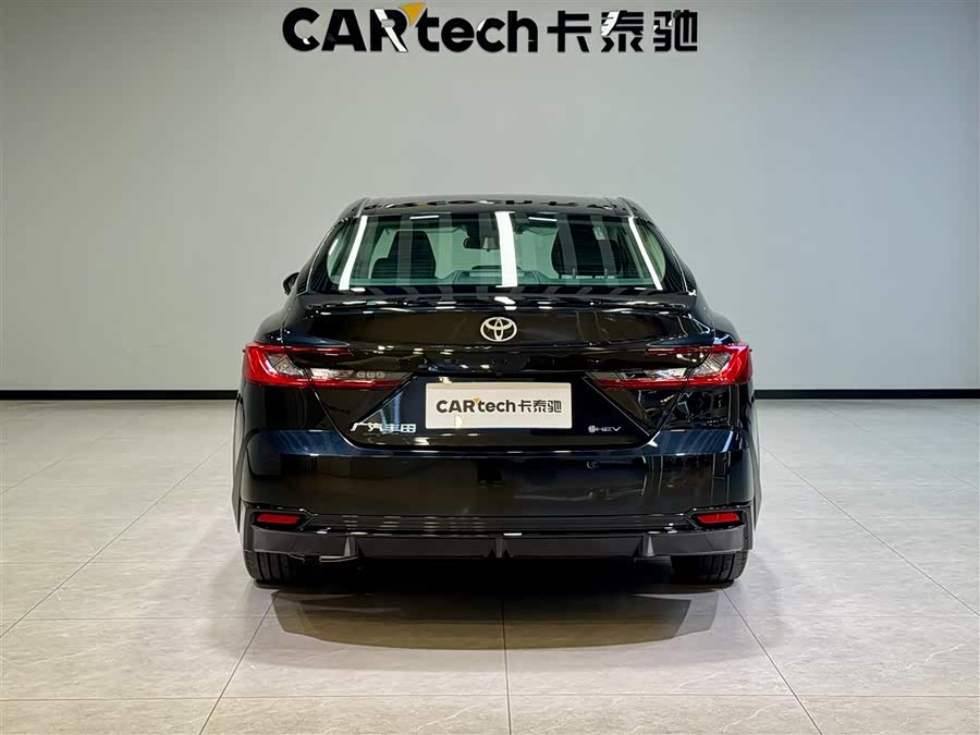 Toyota Camry 2025 car image #6