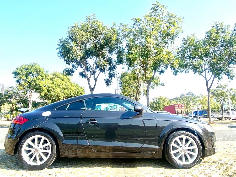 Audi TT 2012 car image #6