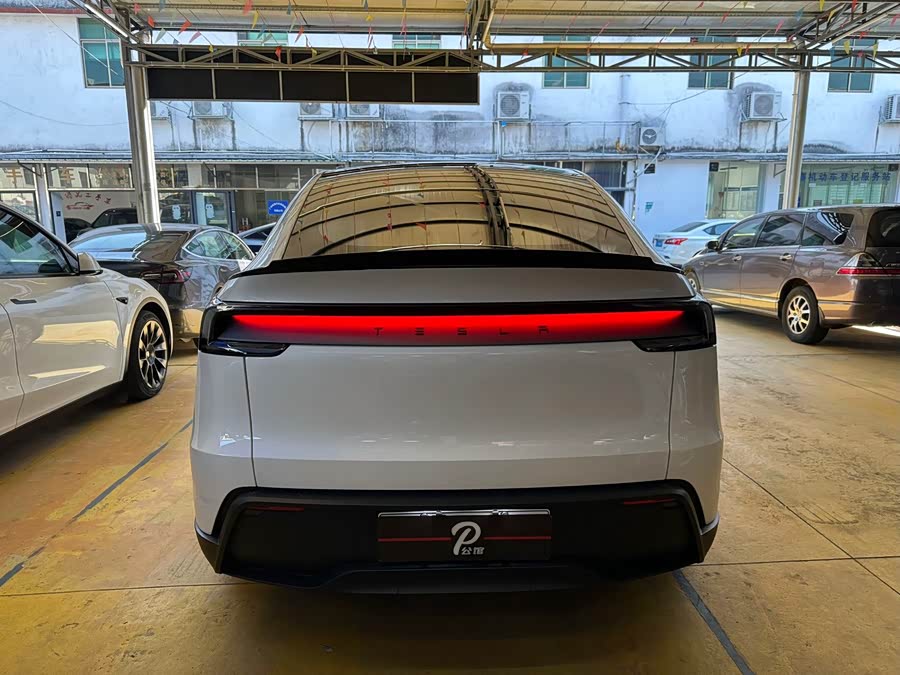 特斯拉 Model Y L 2025 汽车图片 #6