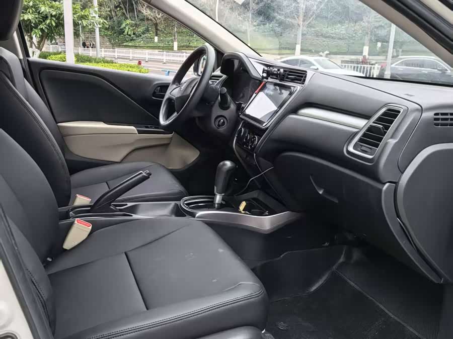 Honda Greiz 2018 car image #6