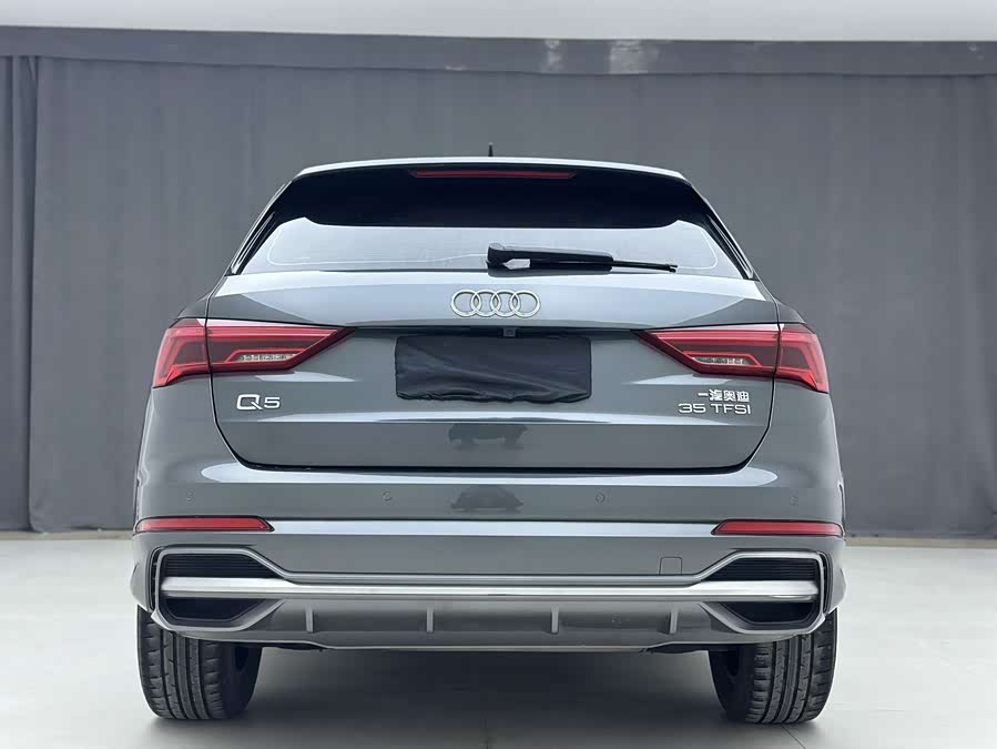 Audi Q3 2021 car image #6