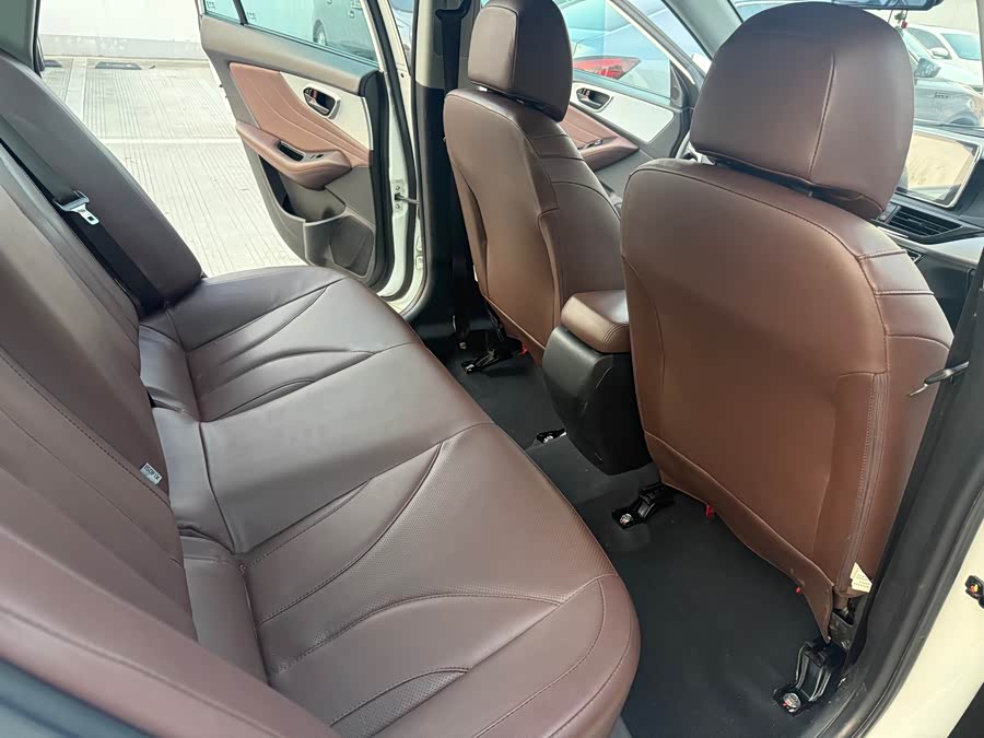 Soueast 2019 #6 Soueast 2019 car image #6