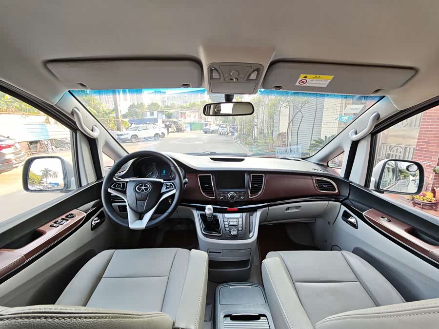 JAC 2018 #6 JAC 2018 car image #6