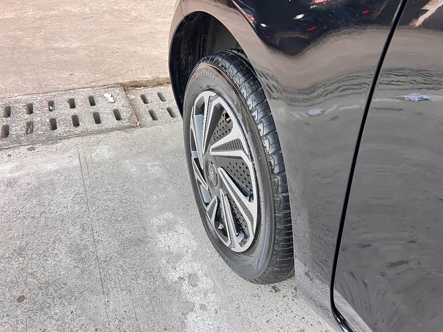 Toyota Yaris 2010 imagen de coche #6