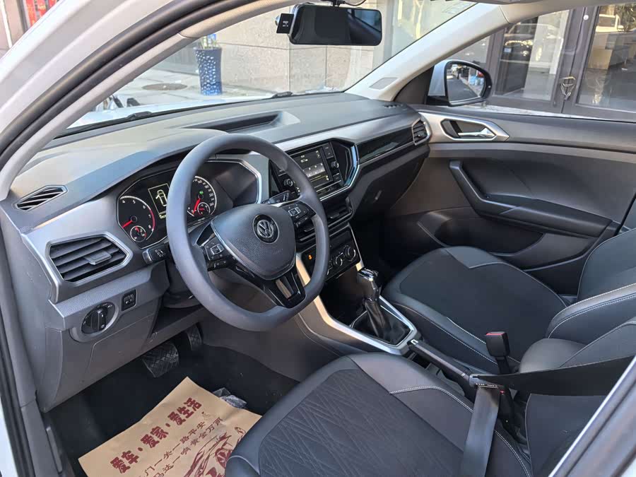 Volkswagen T-Cross 2019 car image #6