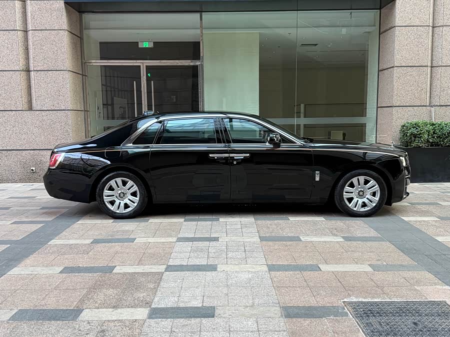 劳斯莱斯 古思特 2022 汽车图片 #6