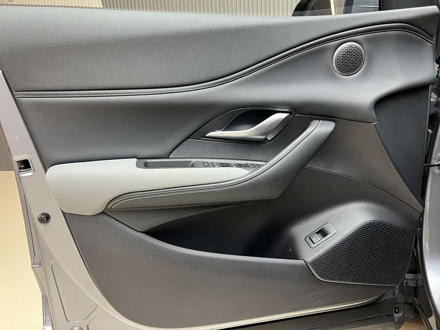 BYD Sea Lion 05 DM-i 2025 car image #6