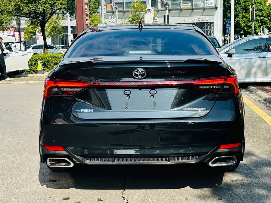 Toyota Avalon 2023 car image #6