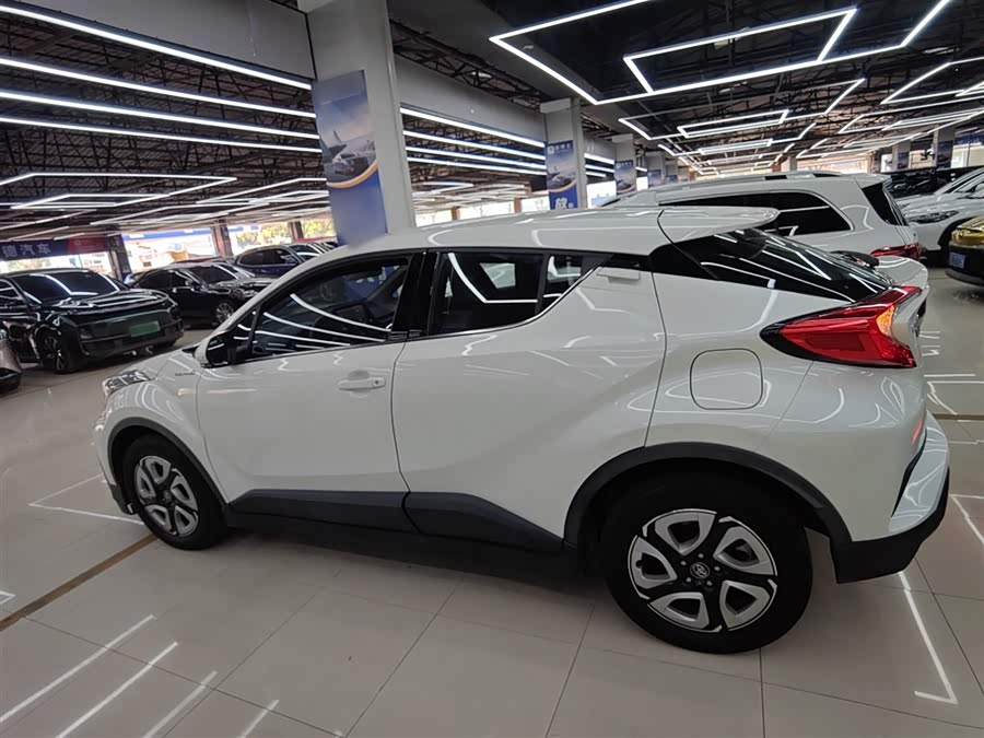 Toyota C-HR EV 2021 immagine di auto #6