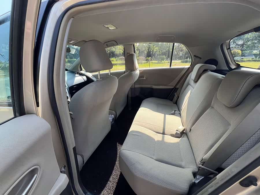 Toyota Yaris 2010 imagem de carro #6