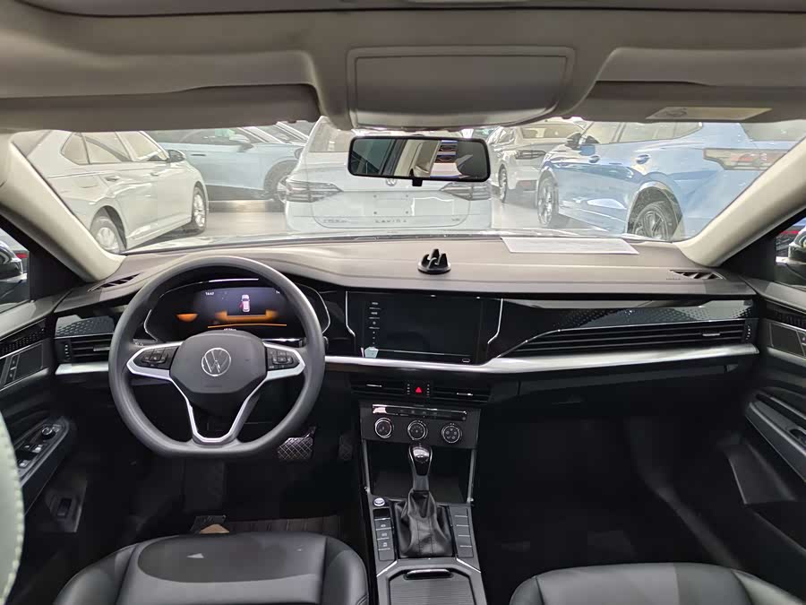 Volkswagen Passat 2023 car image #6