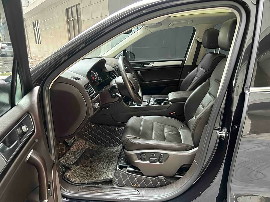 Volkswagen Touareg 2018 car image #6