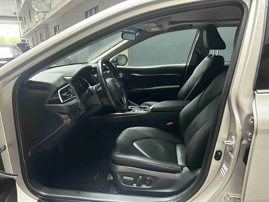 Toyota Camry 2019 car image #6