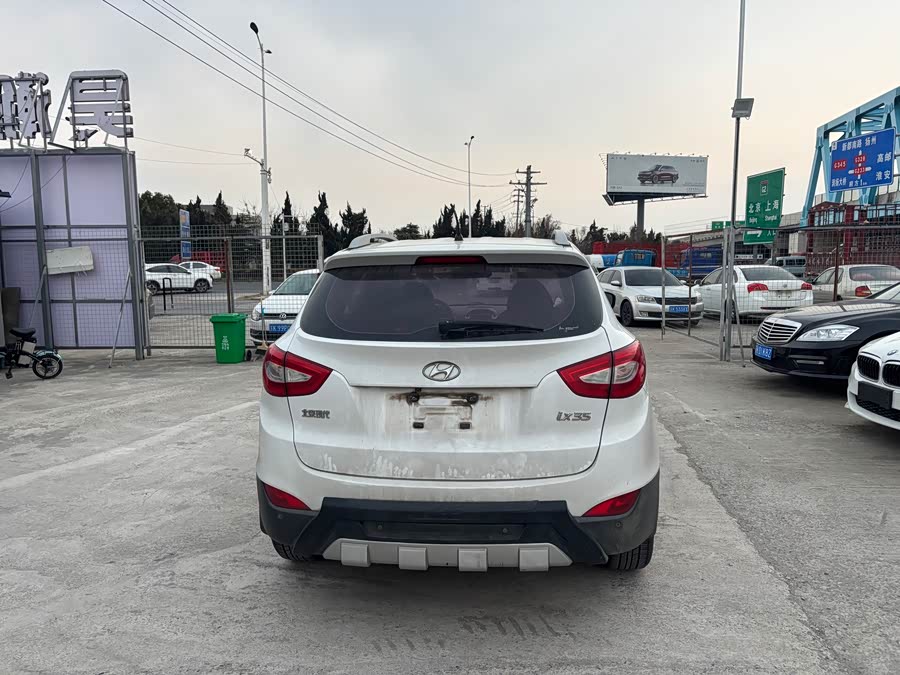 Hyundai ix35 2015 car image #6
