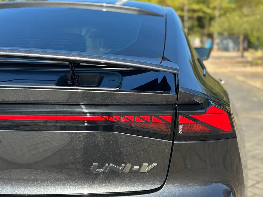 Changan UNI-V 2022 car image #6