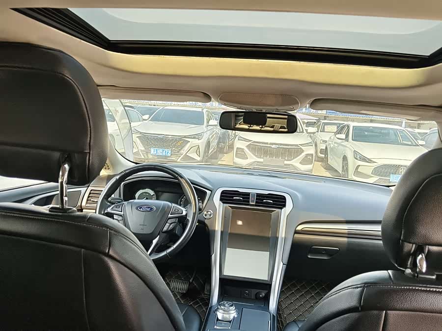 Ford Mondeo 2017 car image #6