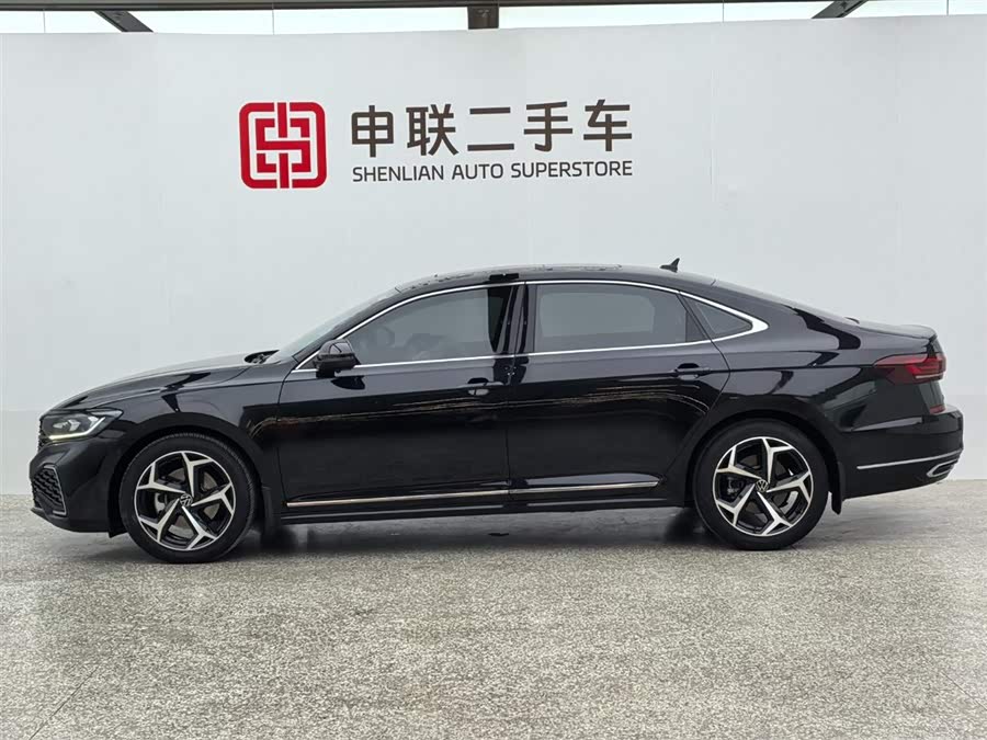 Volkswagen Passat 2023 car image #6