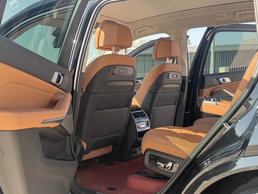 BMW X7 2023 immagine di auto #6