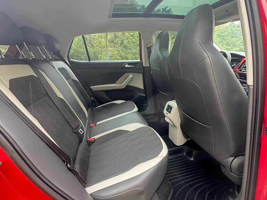 Volkswagen T-Cross 2019 car image #6