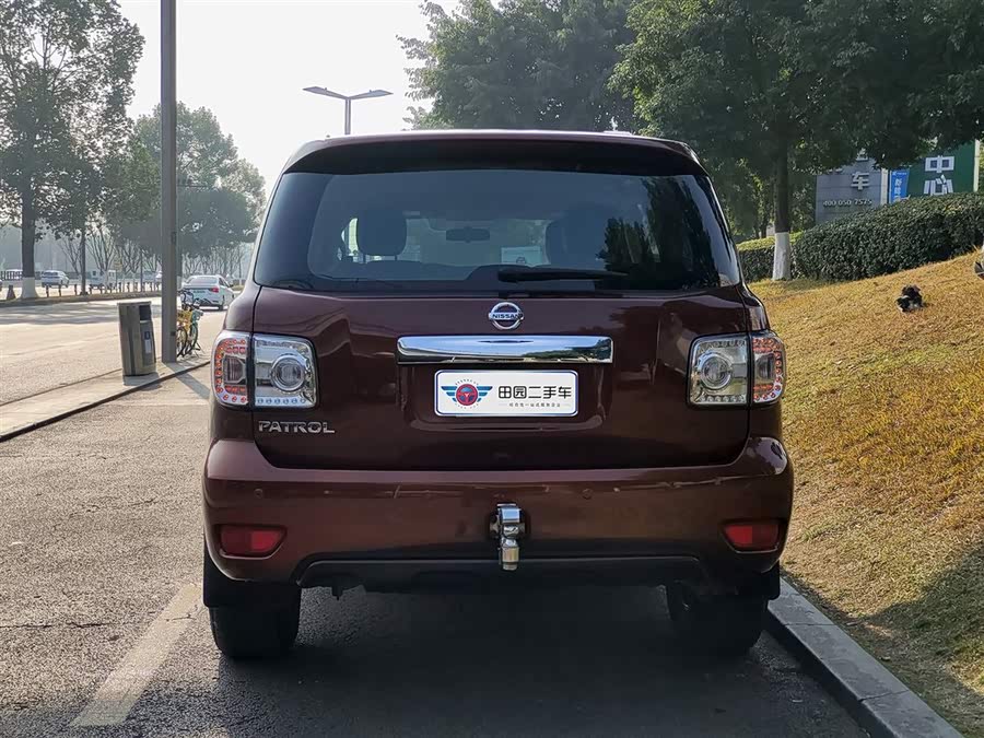 Nissan 2019 car image #6
