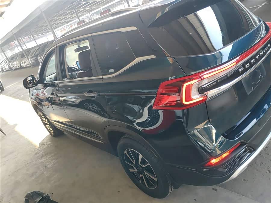 Forthing T5 2023 #6 Forthing T5 2023 صورة سيارة #6