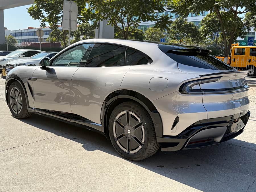 MI YU7 2025 immagine di auto #6